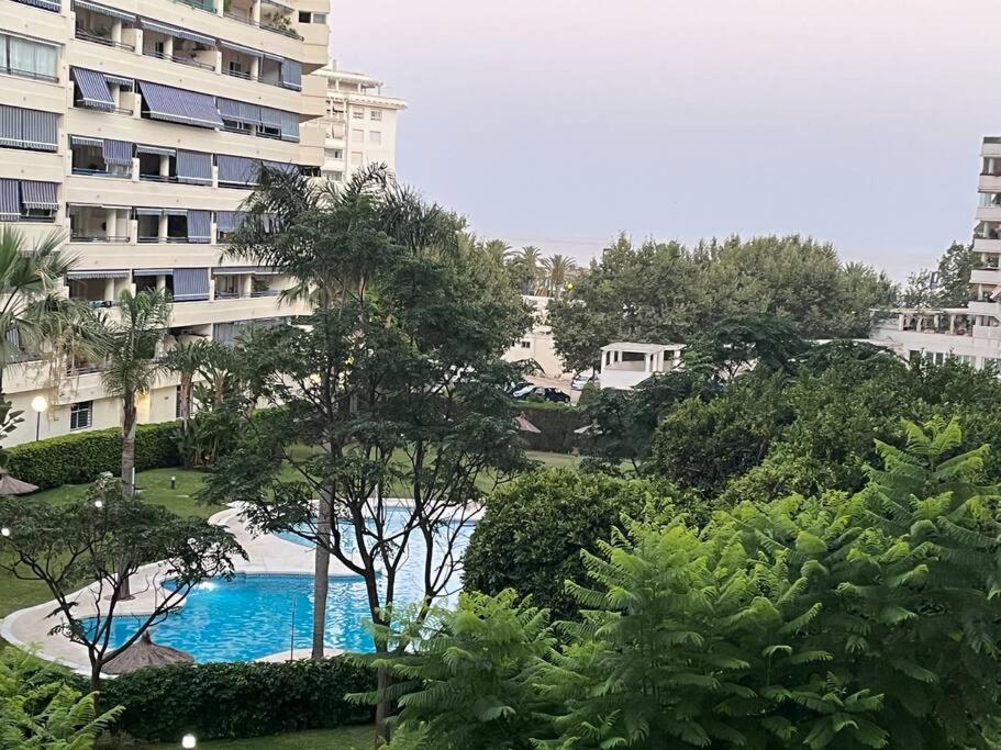 Marbella Piso En Casco Junto A Playa Piscina In Summer Season Bagian luar foto